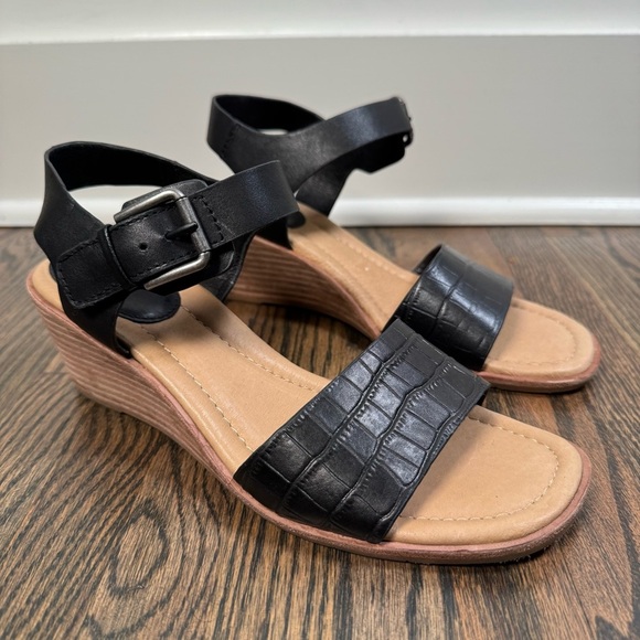 Sofft Garin Black Leather Wedge Sandals size 7.5 - Picture 1 of 9